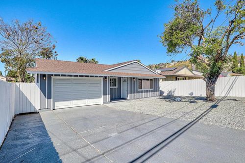 952 Galopago St, Spring Valley, CA, 91977-5217 | Card Image