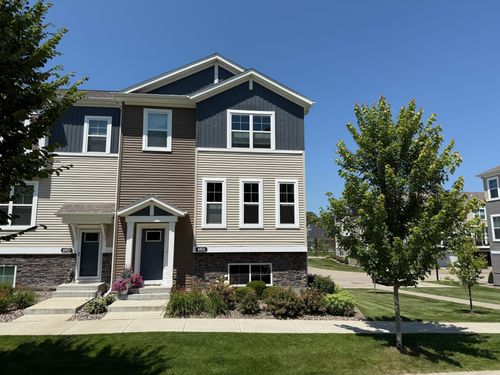 6921 Huckleberry Dr, Minnetrista, MN, 55331-3601 | Card Image