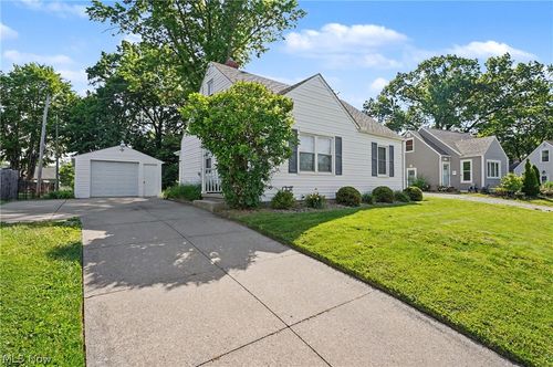 1711 Thornapple Ave, Akron, OH, 44301-2632 | Card Image
