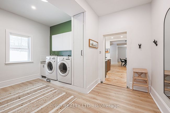 19051 Centre St, House other with 4 bedrooms, 2 bathrooms and 8 parking in Mount Albert ON | Image 11