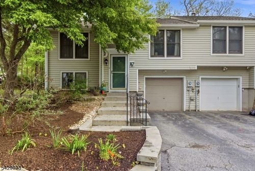37 Quail Ct, Hamburg, NJ, 07419-9761 | Card Image