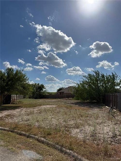 710 S 16th St, Hidalgo, TX, 78557-3661 | Card Image