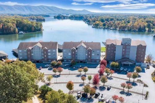 2200-1245 Graves Harbor Trl, Huddleston, VA, 24104-3654 | Card Image