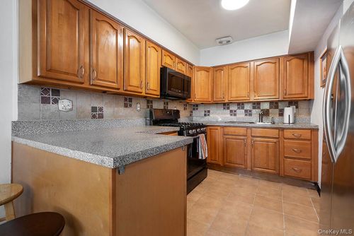2111 Prospect Ave, Bronx, NY, 10457-3625 | Card Image
