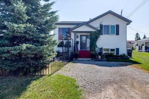 429 6 Ave, Elnora, AB, T0M | Card Image