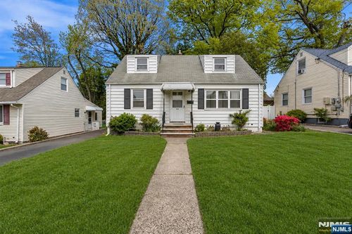 93 Willow St, Elmwood Park, NJ, 07407-1837 | Card Image