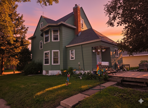 102 3rd St Se, Pipestone, MN, 56164-1818 | Card Image