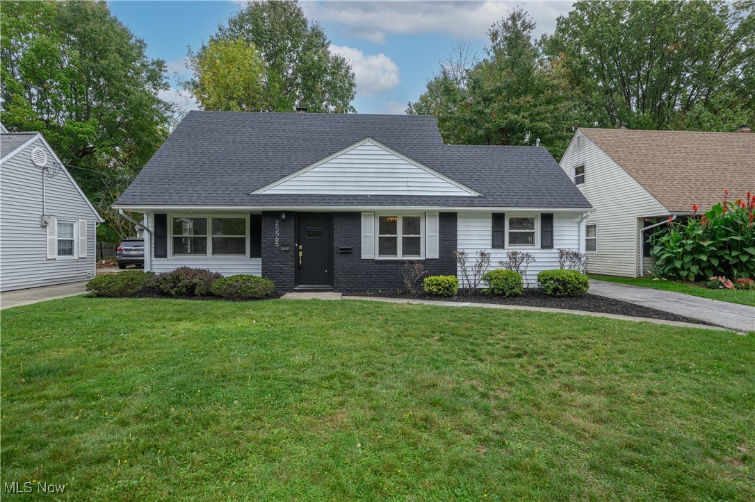 Chatworth Dr, Euclid, OH 44117