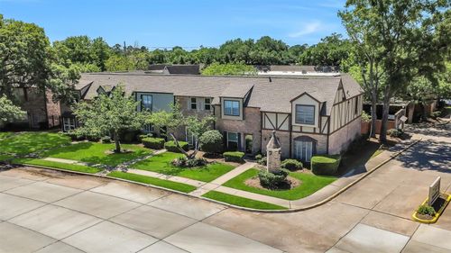 11-14703 Barryknoll Ln, Houston, TX, 77079-2845 | Card Image