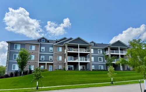 206-2871 Spring Rose Cir, Coralville, IA, 52241 | Card Image