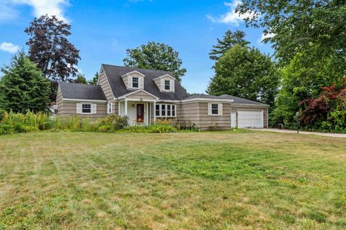 26 Lois St, Rochester, NH, 03867-1008 | Card Image