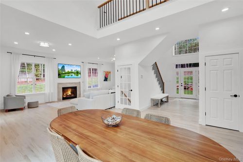 15 Deer Ridge Trl, Water Mill, NY, 11976-2401 | Card Image