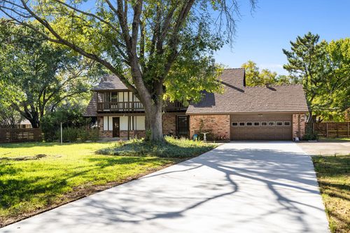 212 Magic Ln, Sunnyvale, TX, 75182-9348 | Card Image