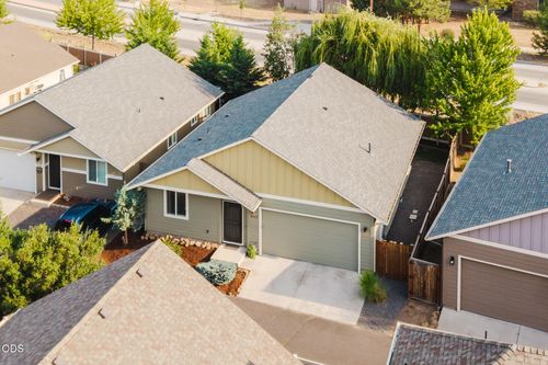640 Se Reed Market Rd, Bend, OR, 97702-2231 | Card Image