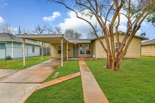 5855 Beldart St, Houston, TX, 77033-2203 | Card Image