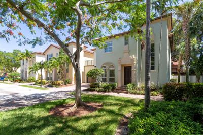 138 Via Palma Lane, Townhouse with 4 bedrooms, 3 bathrooms and null parking in Boca Raton FL | Image 2