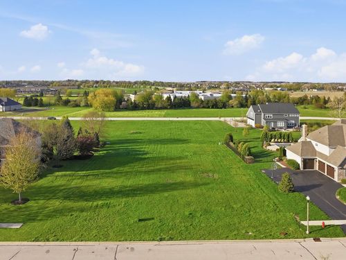 223 Merry Oaks Dr, Sycamore, IL, 60178-8787 | Card Image