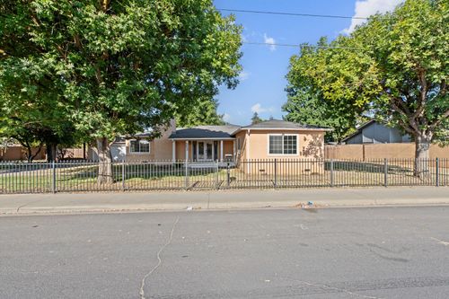 553 Lincoln Ave, Modesto, CA, 95354-2001 | Card Image