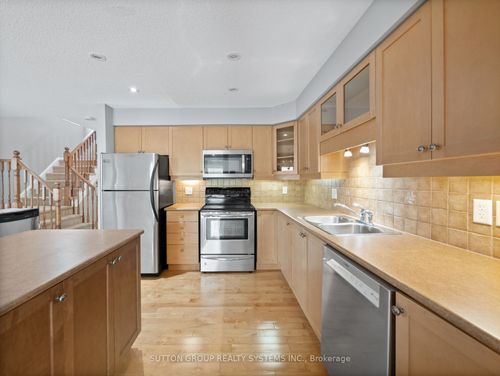 169 Sims Estate Dr, Kitchener, ON, N2A4L2 | Card Image