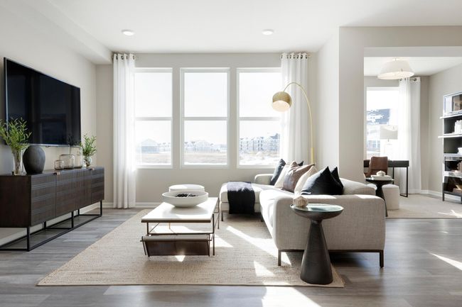 Plenty of big bright windows throughout | Image 5