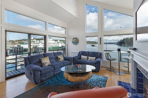 d304-200 East St, Friday Harbor, WA, 98250-7990 | Card Image