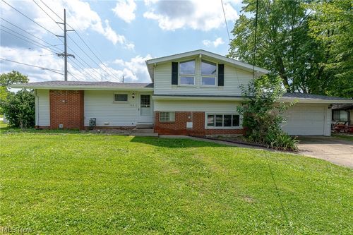 9081 Royalton Rd, North Royalton, OH, 44133-3645 | Card Image