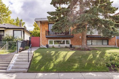 219 26 Ave Ne, Calgary, AB, T2E1Z1 | Card Image