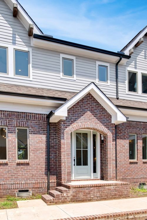 1711 5th Ave N, Nashville, TN, 37208-2361 | Card Image