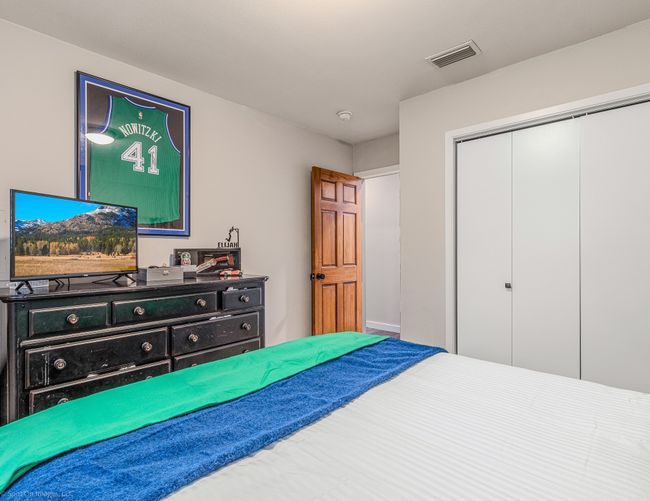 2012 Island Cir, House other with 4 bedrooms, 2 bathrooms and null parking in Tool TX | Image 21