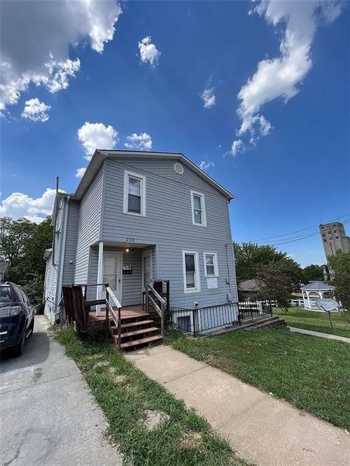 206 S Washington Ave, Warrensburg, MO, 64093-2154 | Card Image