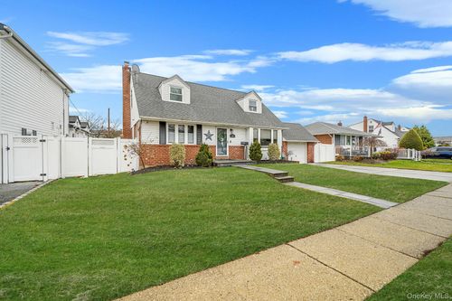 78 Emerson Ave, Levittown, NY, 11756-5708 | Card Image