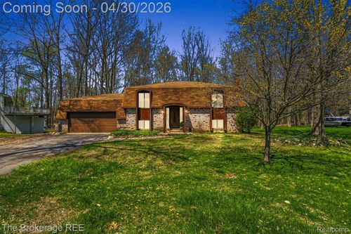 5380 Prentis Rd, Waterford, MI, 48327-2858 | Card Image