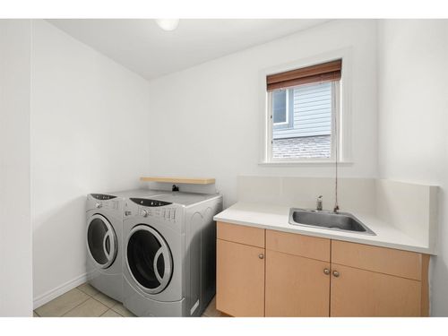 main-house-9290 216 St, Langley, BC, V1M4E1 | Card Image
