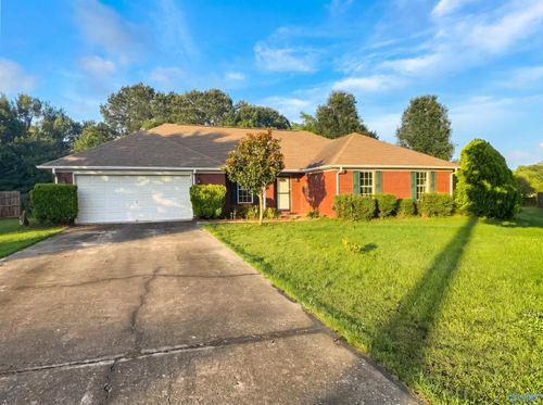 223 Williston Dr, Huntsville, AL, 35806-3821 | Card Image