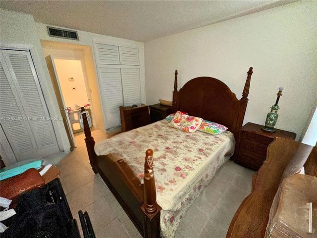 APT-1104 - 1408 Brickell Bay Dr, Condo with 1 bedrooms, 1 bathrooms and null parking in Miami FL | Image 12