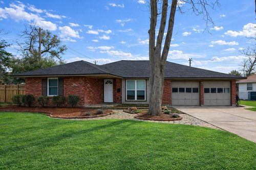 714 Center Way St, Lake Jackson, TX, 77566-5417 | Card Image