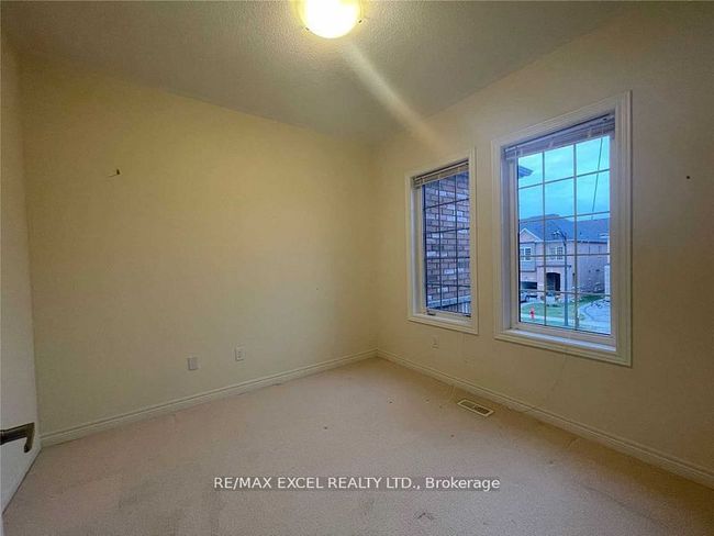 32 Capreol Ave, House attached with 4 bedrooms, 3 bathrooms and 2 parking in Aurora ON | Image 10