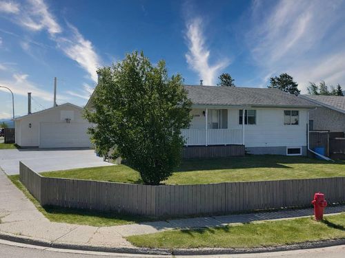 11309 Leonard St, Grande Cache, AB, T0E0Y0 | Card Image
