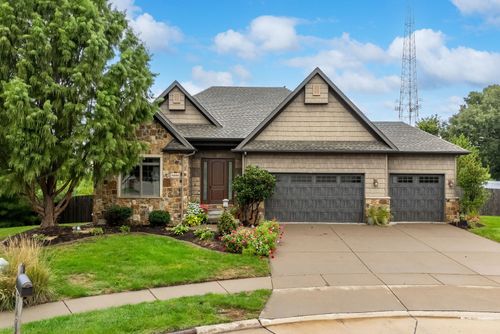 5090 Brittany Ct, Bettendorf, IA, 52722-6974 | Card Image