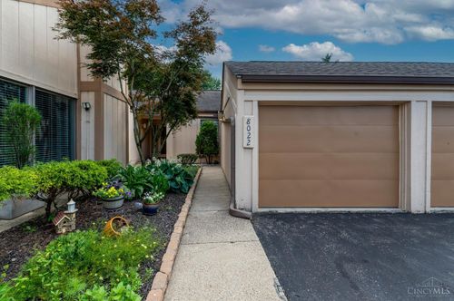 8022 Timbertree Way, West Chester, OH, 45069-1608 | Card Image