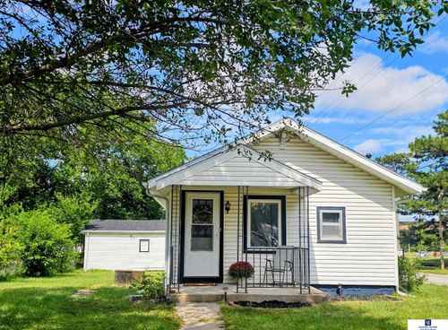 3294 Hitchcock St, Lincoln, NE, 68503-1352 | Card Image