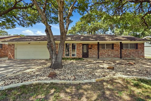 5709 Starlight Dr, Haltom City, TX, 76117-2159 | Card Image