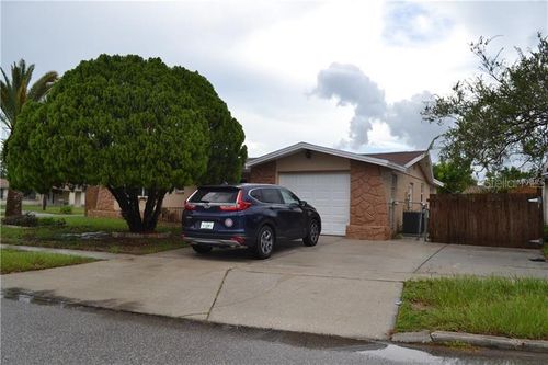 6005 9th Ave, NEW PORT RICHEY, FL, 34653-5211 | Card Image