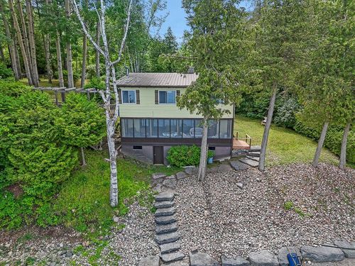 2130 B River Rd, Braeside, ON, K0A1G0 | Card Image