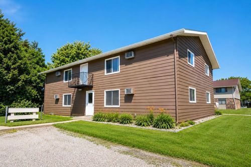 1722 Onsgard Rd, Madison, WI, 53704-3660 | Card Image
