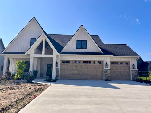 18-3358 Ravinewood Ct, Jenison, MI, 49428-3400 | Card Image