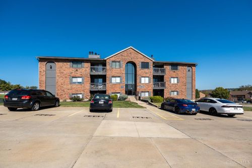 9489 Woodland Hills Dr, West Chester, OH, 45011-8906 | Card Image