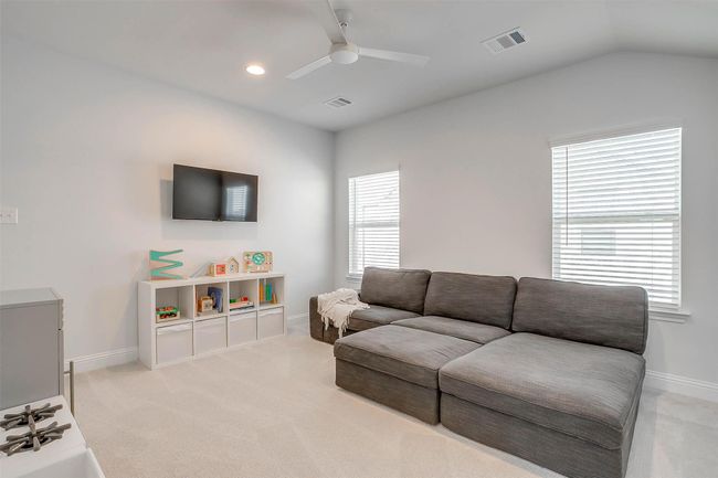 Upstairs 2nd living | Image 29