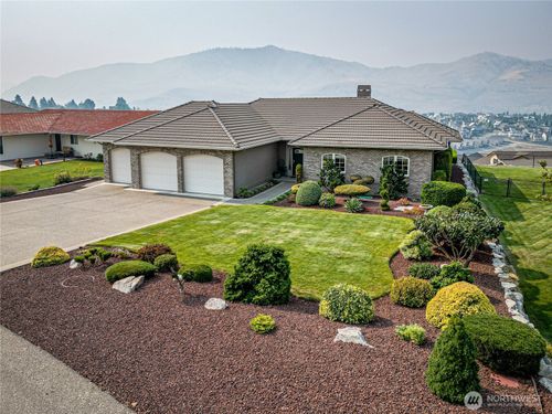 132 Bogey Blvd, Chelan, WA, 98816-9517 | Card Image