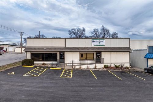 2327 N Belt Hwy, Saint Joseph, MO, 64506-2281 | Card Image